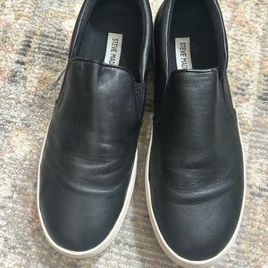 Women’s Steve Madden Black slip on size 9